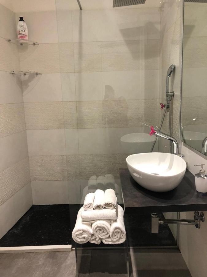 Medina Suite 24 เนเปิลส์ ภายนอก รูปภาพ