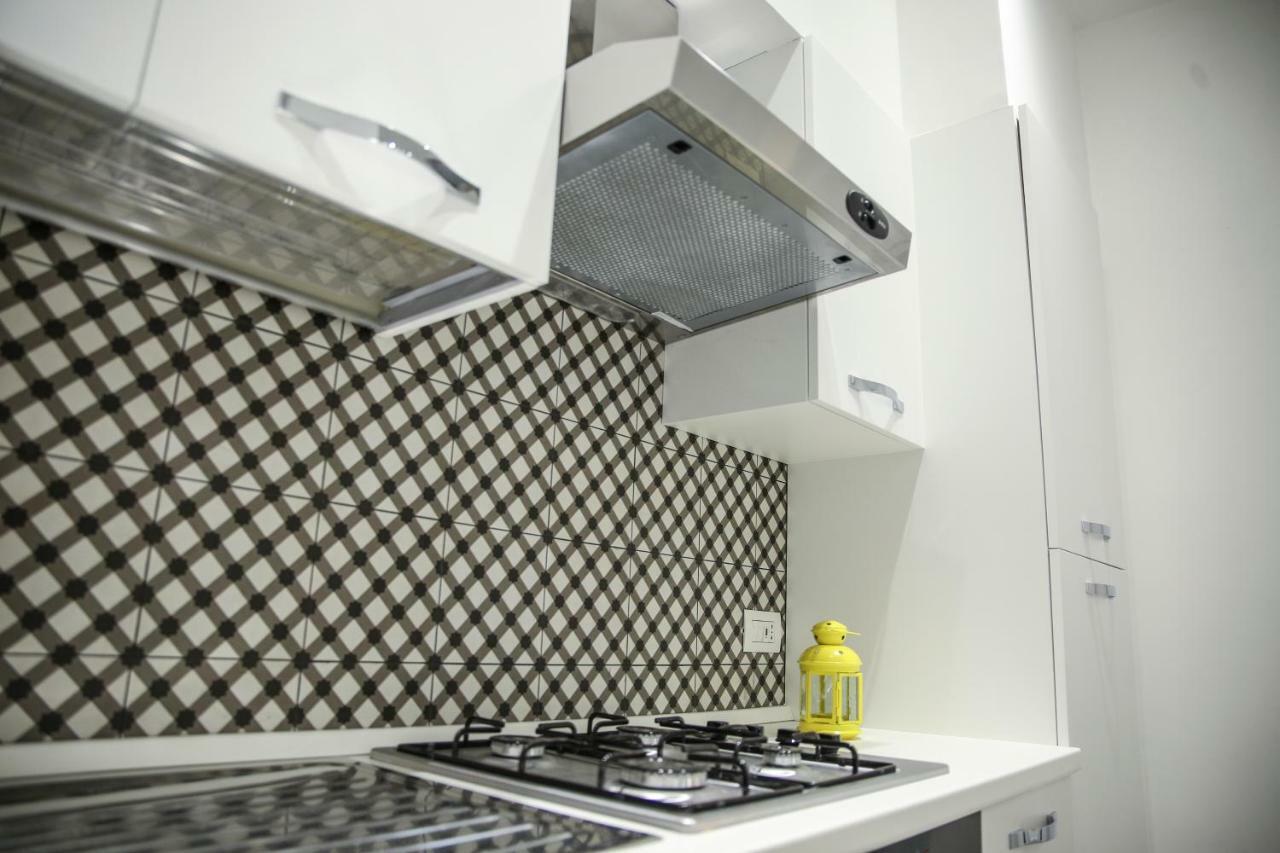 Medina Suite 24 เนเปิลส์ ภายนอก รูปภาพ