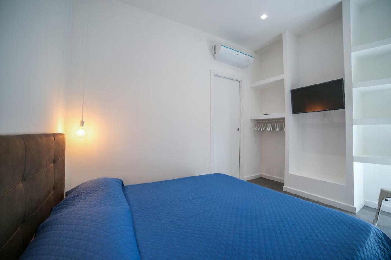 Medina Suite 24 เนเปิลส์ ภายนอก รูปภาพ